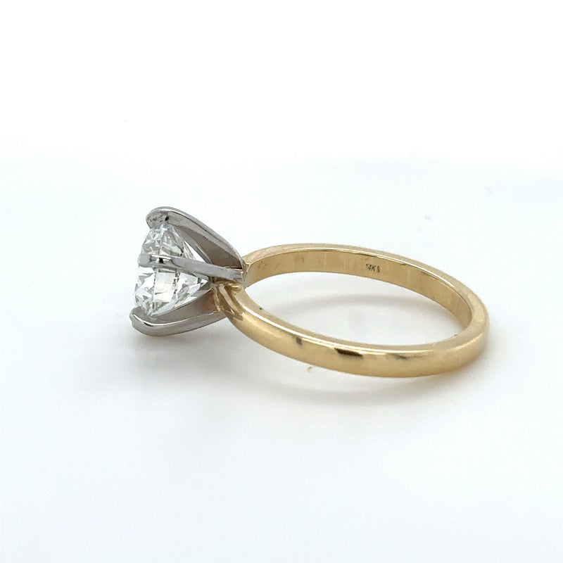 Round Brilliant Lab Grown Diamond Engagement Ring