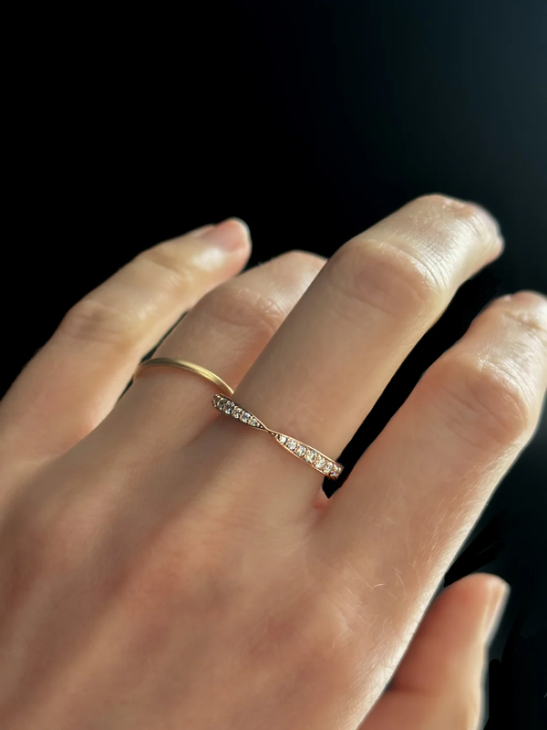 Bowtie Diamond Band